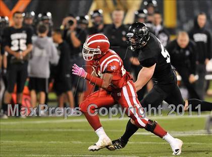 Thumbnail 1 in Mater Dei vs. Servite photogallery.