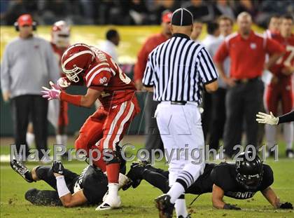 Thumbnail 3 in Mater Dei vs. Servite photogallery.