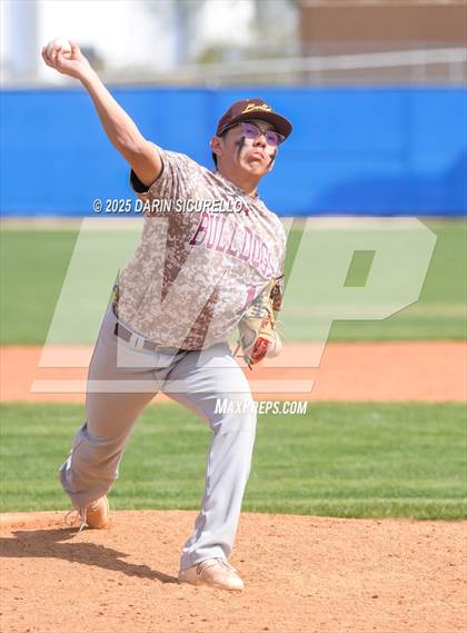 Thumbnail 2 in Winslow vs. San Tan Charter (Ben Franklin Pre-Season Classic) photogallery.