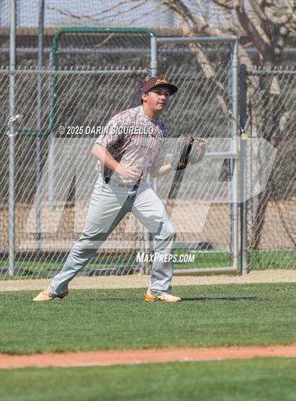 Thumbnail 1 in Winslow vs. San Tan Charter (Ben Franklin Pre-Season Classic) photogallery.
