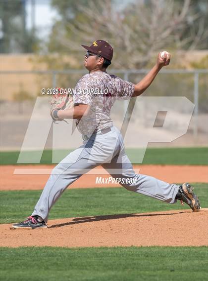Thumbnail 2 in Winslow vs. San Tan Charter (Ben Franklin Pre-Season Classic) photogallery.