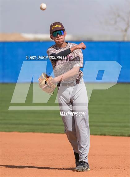 Thumbnail 2 in Winslow vs. San Tan Charter (Ben Franklin Pre-Season Classic) photogallery.
