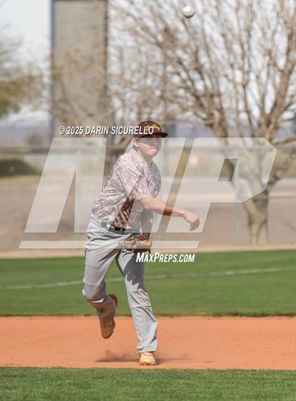 Thumbnail 2 in Winslow vs. San Tan Charter (Ben Franklin Pre-Season Classic) photogallery.