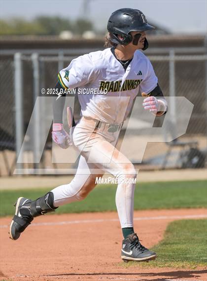 Thumbnail 3 in Winslow vs. San Tan Charter (Ben Franklin Pre-Season Classic) photogallery.