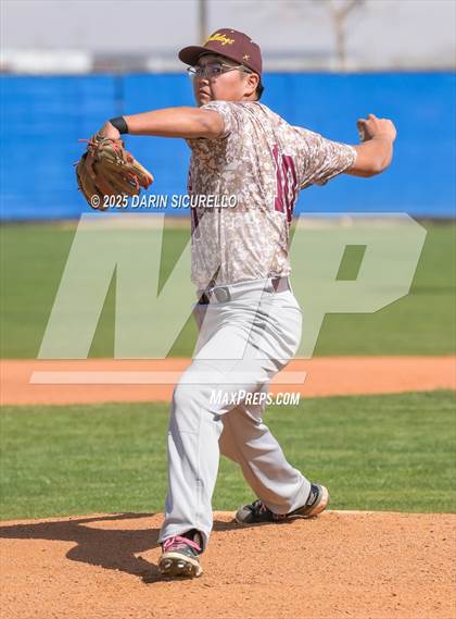 Thumbnail 1 in Winslow vs. San Tan Charter (Ben Franklin Pre-Season Classic) photogallery.