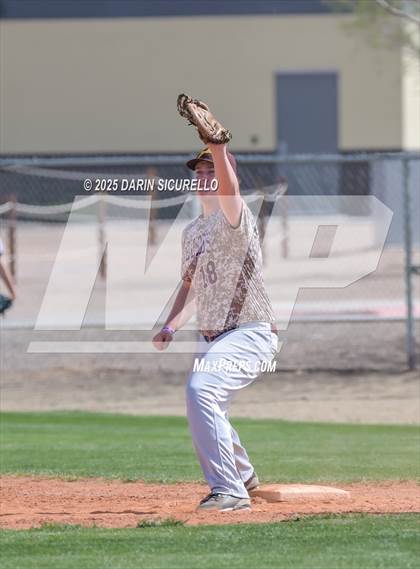 Thumbnail 1 in Winslow vs. San Tan Charter (Ben Franklin Pre-Season Classic) photogallery.