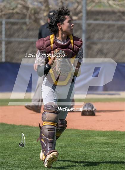 Thumbnail 1 in Winslow vs. San Tan Charter (Ben Franklin Pre-Season Classic) photogallery.