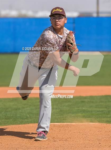 Thumbnail 3 in Winslow vs. San Tan Charter (Ben Franklin Pre-Season Classic) photogallery.
