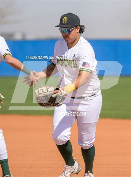 Thumbnail 2 in Winslow vs. San Tan Charter (Ben Franklin Pre-Season Classic) photogallery.