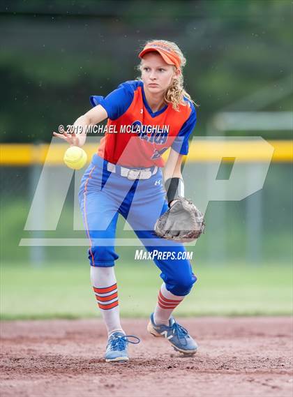 Thumbnail 3 in Ardsley vs. Oneida (NYSPHSAA Class B Final) photogallery.