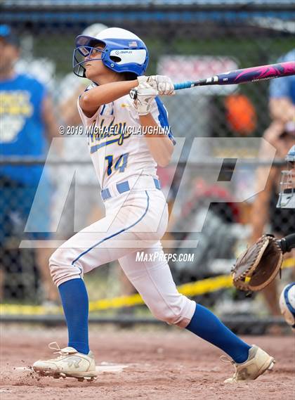 Thumbnail 1 in Ardsley vs. Oneida (NYSPHSAA Class B Final) photogallery.
