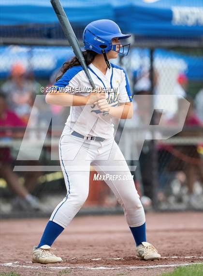 Thumbnail 3 in Ardsley vs. Oneida (NYSPHSAA Class B Final) photogallery.