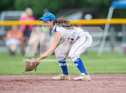 Thumbnail 2 in Ardsley vs. Oneida (NYSPHSAA Class B Final) photogallery.