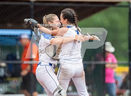 Thumbnail 3 in Ardsley vs. Oneida (NYSPHSAA Class B Final) photogallery.