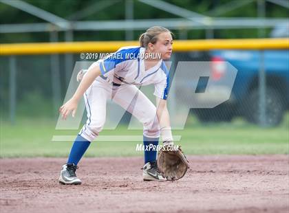 Thumbnail 2 in Ardsley vs. Oneida (NYSPHSAA Class B Final) photogallery.
