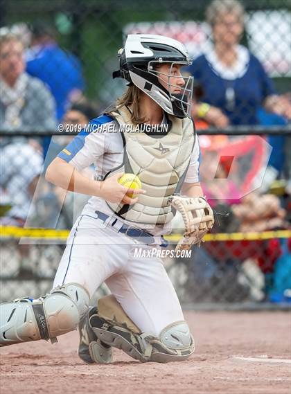 Thumbnail 2 in Ardsley vs. Oneida (NYSPHSAA Class B Final) photogallery.