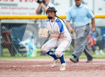 Thumbnail 3 in Ardsley vs. Oneida (NYSPHSAA Class B Final) photogallery.