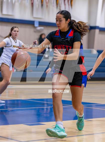 Thumbnail 3 in Swett vs. Novato photogallery.