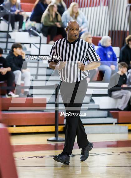 Thumbnail 2 in Eldred vs. Northville (NYSPHSAA Class D Regional Final) photogallery.