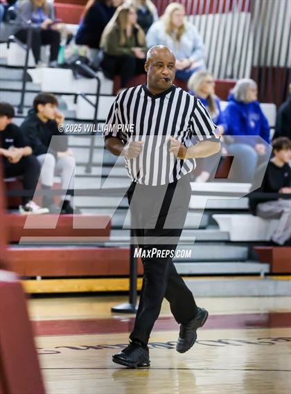 Thumbnail 3 in Eldred vs. Northville (NYSPHSAA Class D Regional Final) photogallery.