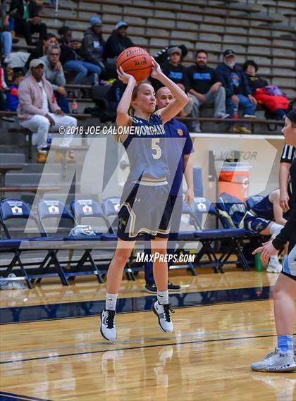 Thumbnail 3 in Harlan vs Coronado (SAISD Basketball Tournament) photogallery.