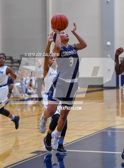 Thumbnail 2 in Harlan vs Coronado (SAISD Basketball Tournament) photogallery.