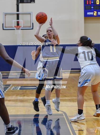 Thumbnail 3 in Harlan vs Coronado (SAISD Basketball Tournament) photogallery.