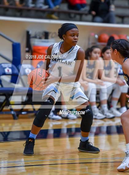 Thumbnail 2 in Harlan vs Coronado (SAISD Basketball Tournament) photogallery.