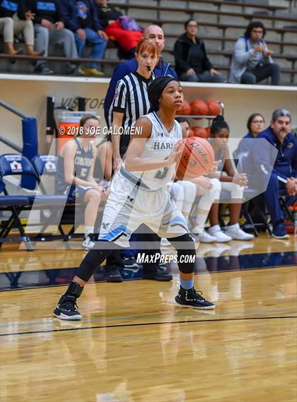 Thumbnail 2 in Harlan vs Coronado (SAISD Basketball Tournament) photogallery.