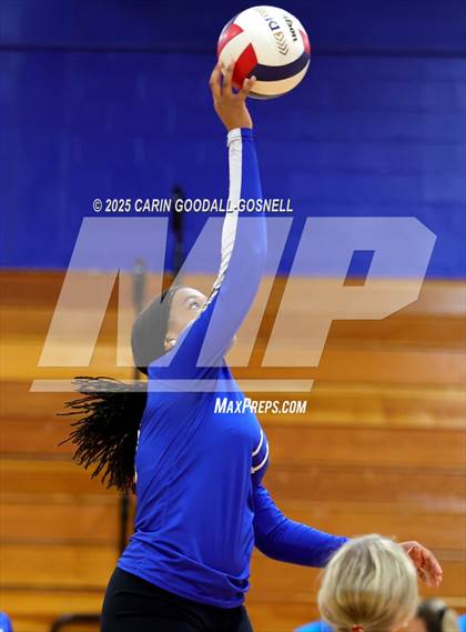 Thumbnail 2 in Hunt @ West Carteret (NCHSAA Round 2) photogallery.