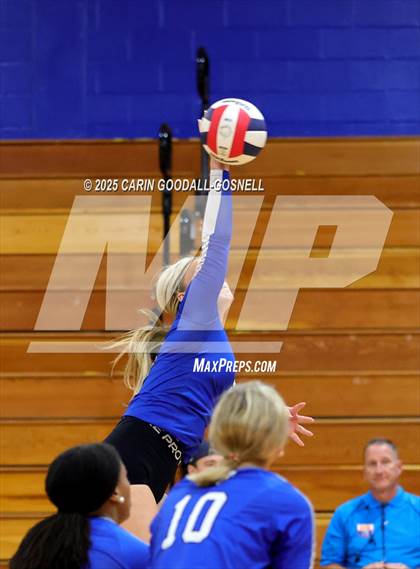 Thumbnail 3 in Hunt @ West Carteret (NCHSAA Round 2) photogallery.