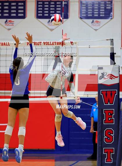 Thumbnail 2 in Hunt @ West Carteret (NCHSAA Round 2) photogallery.