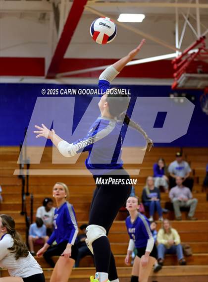 Thumbnail 2 in Hunt @ West Carteret (NCHSAA Round 2) photogallery.