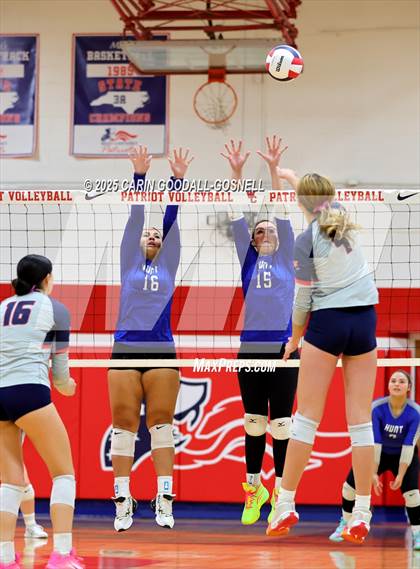 Thumbnail 2 in Hunt @ West Carteret (NCHSAA Round 2) photogallery.