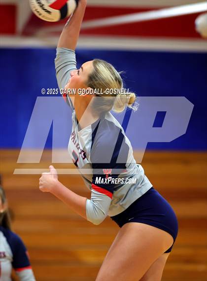 Thumbnail 2 in Hunt @ West Carteret (NCHSAA Round 2) photogallery.