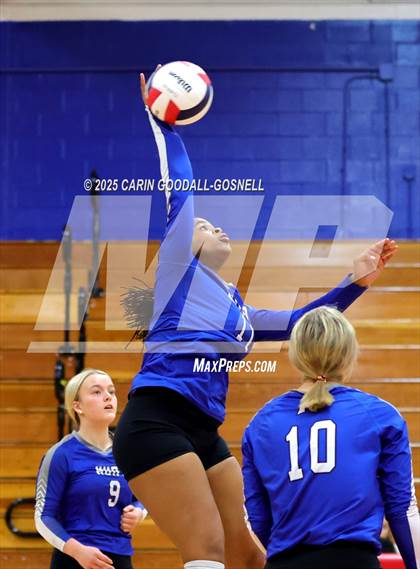 Thumbnail 2 in Hunt @ West Carteret (NCHSAA Round 2) photogallery.
