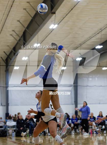 Thumbnail 1 in Millard North vs. Westview photogallery.