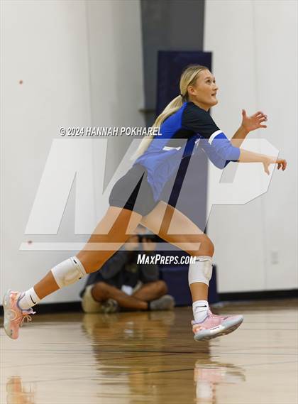 Thumbnail 2 in Millard North vs. Westview photogallery.
