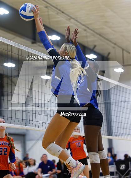Thumbnail 2 in Millard North vs. Westview photogallery.