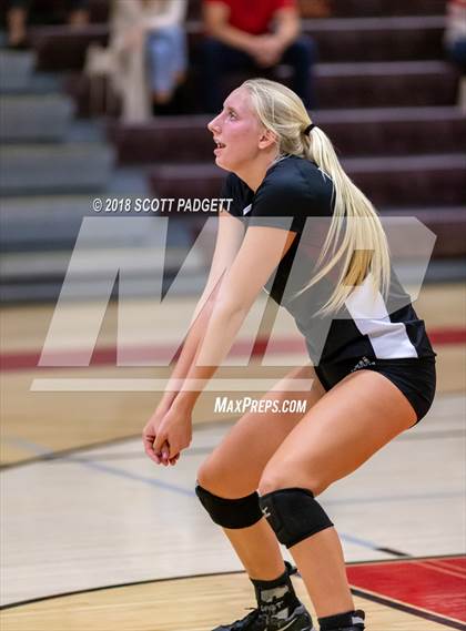 Thumbnail 1 in Point Loma vs. Santa Fe Christian (CIF SDS Division I Semifinal) photogallery.