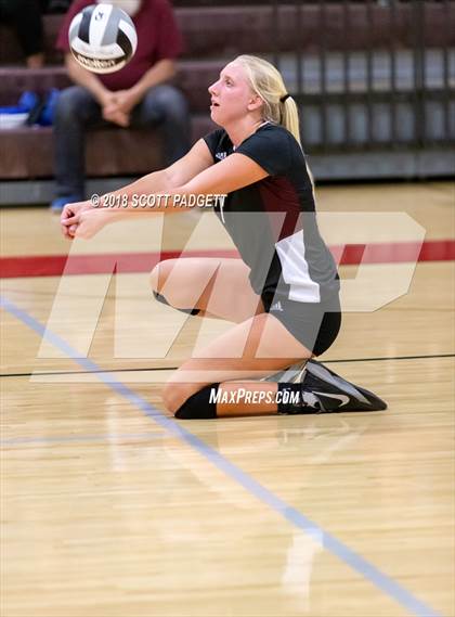 Thumbnail 1 in Point Loma vs. Santa Fe Christian (CIF SDS Division I Semifinal) photogallery.