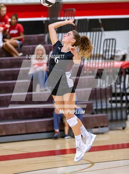 Thumbnail 1 in Point Loma vs. Santa Fe Christian (CIF SDS Division I Semifinal) photogallery.