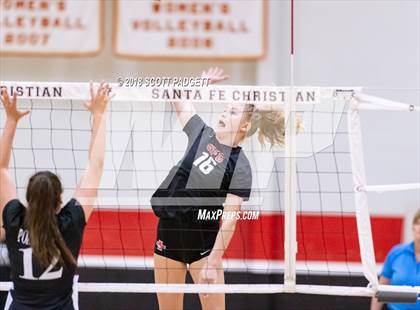 Thumbnail 2 in Point Loma vs. Santa Fe Christian (CIF SDS Division I Semifinal) photogallery.
