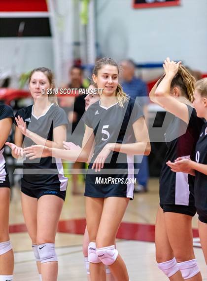 Thumbnail 3 in Point Loma vs. Santa Fe Christian (CIF SDS Division I Semifinal) photogallery.