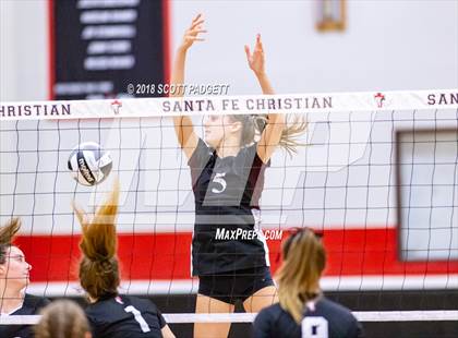 Thumbnail 1 in Point Loma vs. Santa Fe Christian (CIF SDS Division I Semifinal) photogallery.
