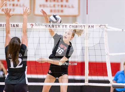 Thumbnail 3 in Point Loma vs. Santa Fe Christian (CIF SDS Division I Semifinal) photogallery.