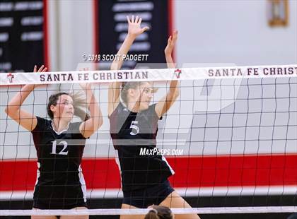 Thumbnail 1 in Point Loma vs. Santa Fe Christian (CIF SDS Division I Semifinal) photogallery.