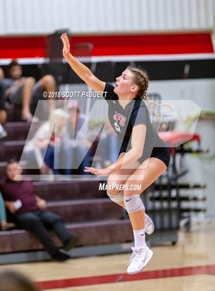Thumbnail 1 in Point Loma vs. Santa Fe Christian (CIF SDS Division I Semifinal) photogallery.