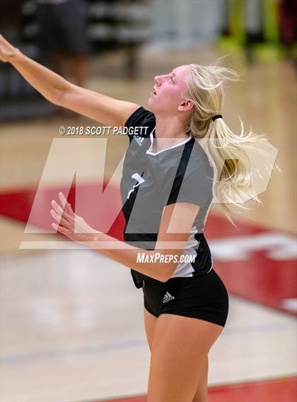 Thumbnail 1 in Point Loma vs. Santa Fe Christian (CIF SDS Division I Semifinal) photogallery.