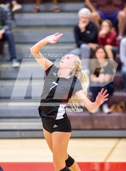 Thumbnail 1 in Point Loma vs. Santa Fe Christian (CIF SDS Division I Semifinal) photogallery.
